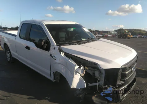 2015 Ford F-150 Xl z USA, uszkodzony, nr VIN 1FTEX1CF9FFB38827